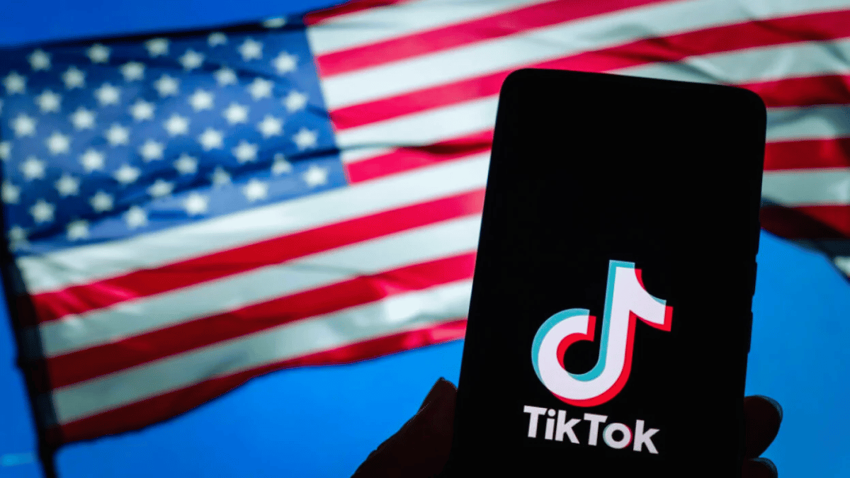 TikTok Ban Notification On Galaxy Phone In US